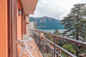 Maison Laghée-Bright Apt with balcony, Lake view! Carate Urio